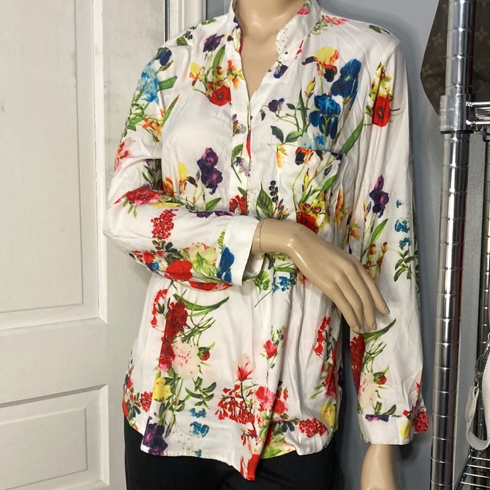 ⭐️Floral Longsleeves Roll Up BlouseL⭐️